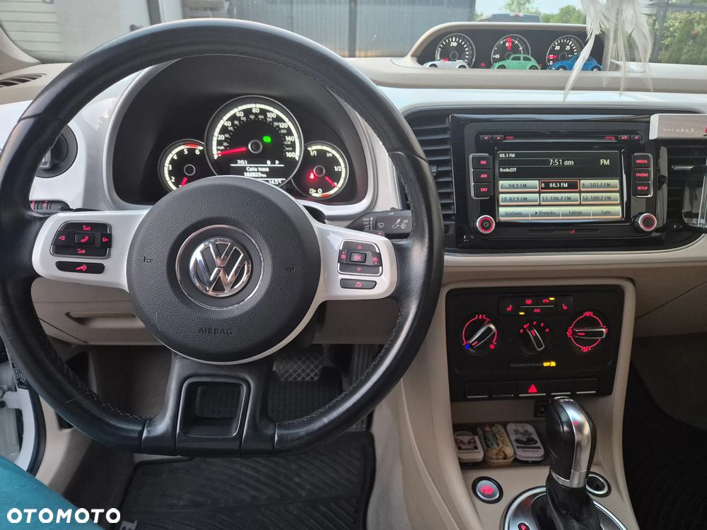 Volkswagen New Beetle - 9