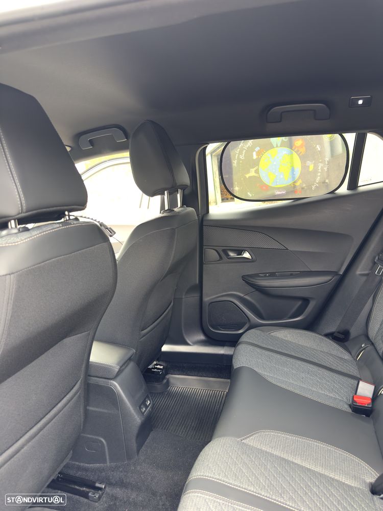 Peugeot 2008 1.2 PureTech Allure EAT8 - 3