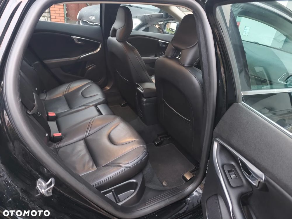 Volvo V40 T3 Geartronic Summum - 11