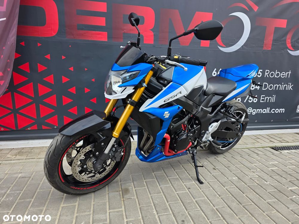 Suzuki GSR - 4