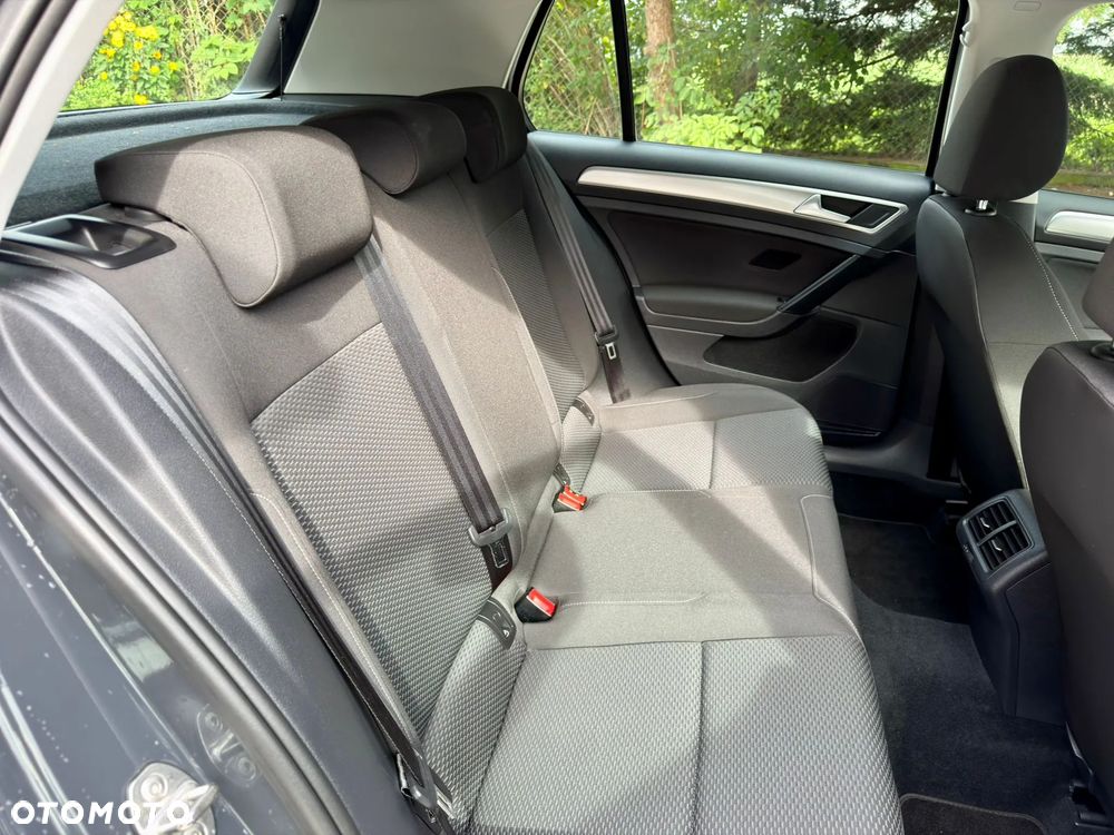 Volkswagen Golf 1.0 TSI BMT Trendline - 38