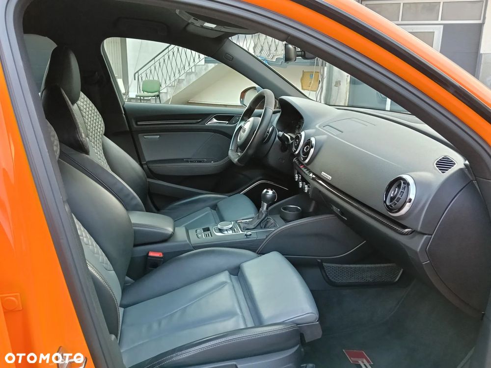 Audi RS3 Sportback - 17