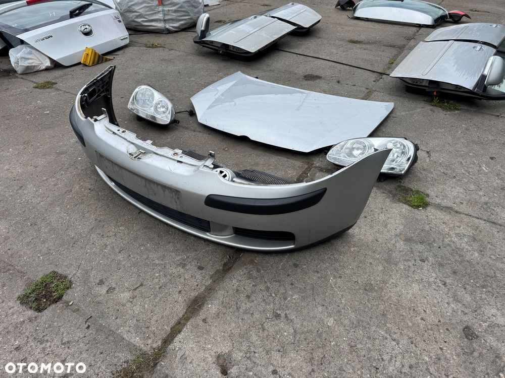 Volkswagen golf 5 drzwi srebrne srebrny srebrna maska zderzak pas przedni błotnik prawy lewej drzwi prawe lewe przednie tylnie tył lampa lampa przód prawa lewa lampa ty tylnia  zderzak przód prawa lewa maska - 2
