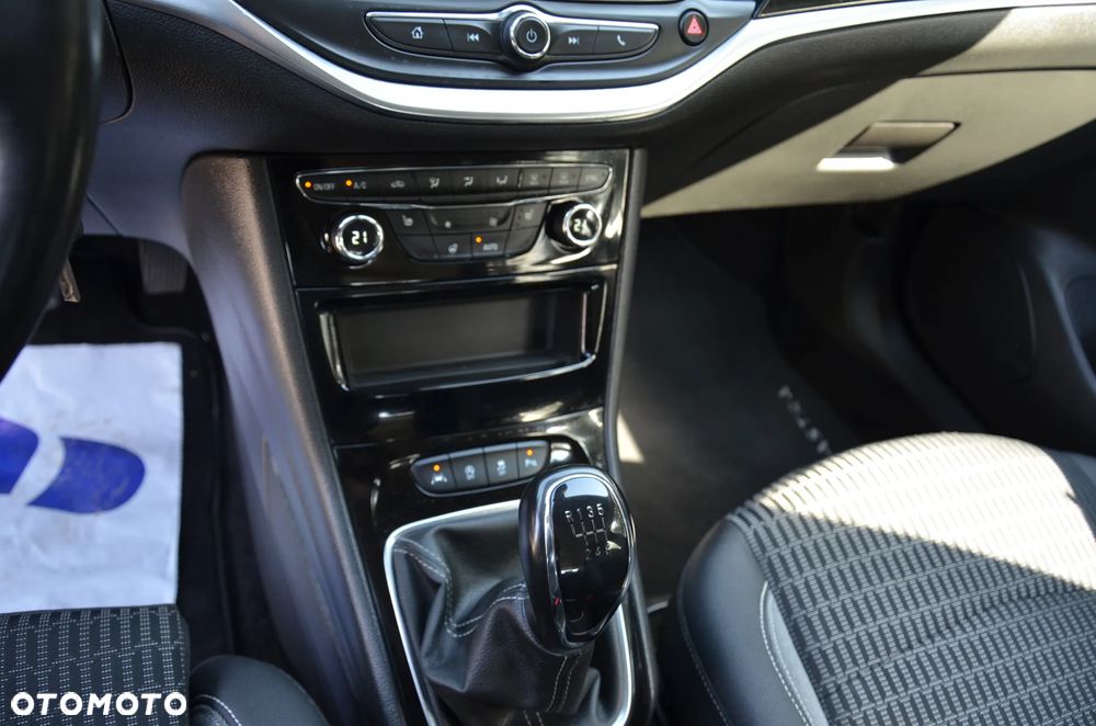 Opel Astra 1.2 T GS S&S - 23