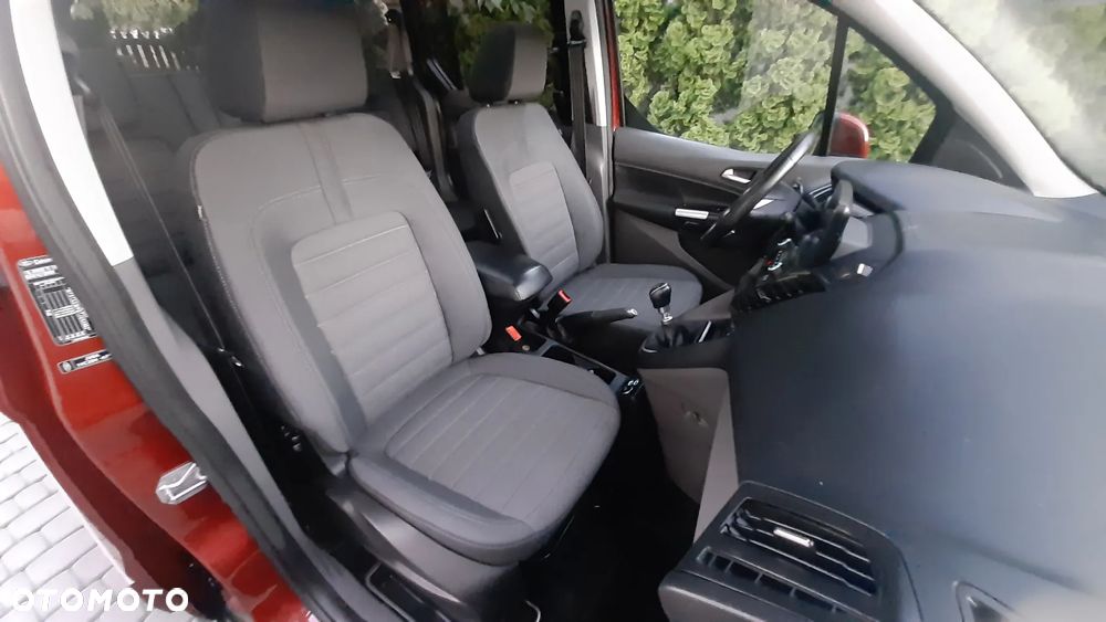Ford Tourneo Connect 1.5TDCi Start-Stop Titanium - 32