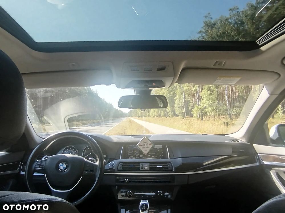 BMW Seria 5 535i xDrive Sport-Aut - 16