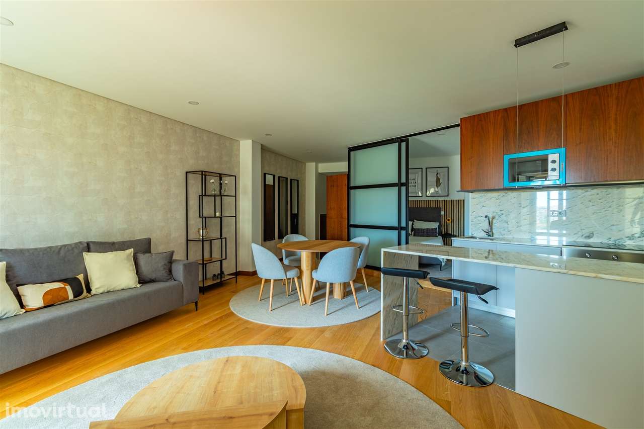 Apartamento T0+1 Venda em Cedofeita, Santo Ildefonso, Sé, Miragaia, Sã - Grande imagem: 2/39