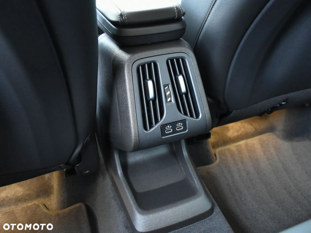 BMW X1 sDrive18d xLine - 17