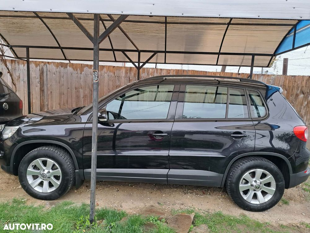 Volkswagen Tiguan - 1