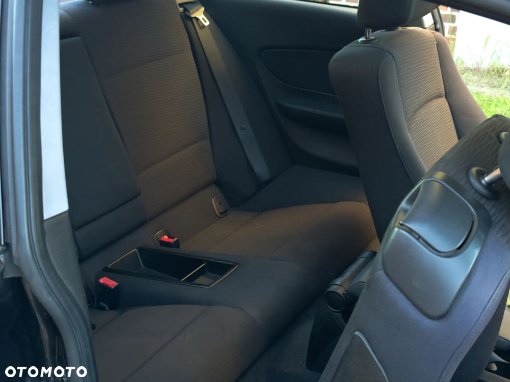 BMW Seria 1 120d DPF Edition Sport - 33