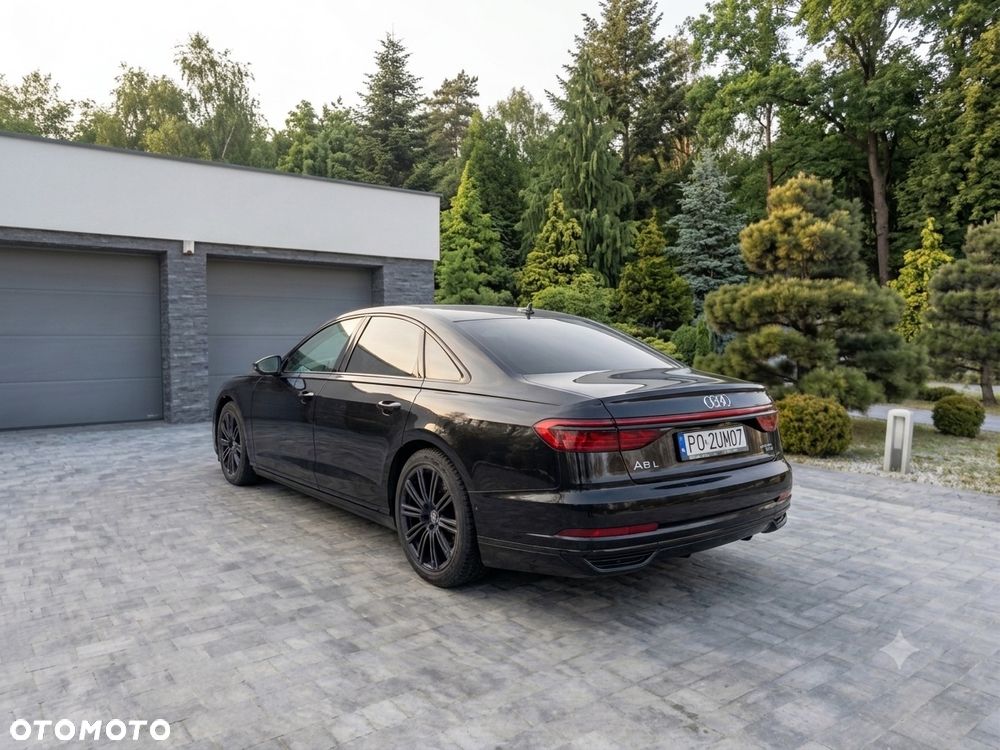 Audi A8 - 4