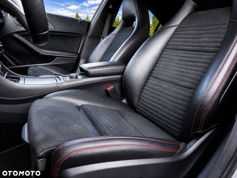 Mercedes-Benz CLA - 13