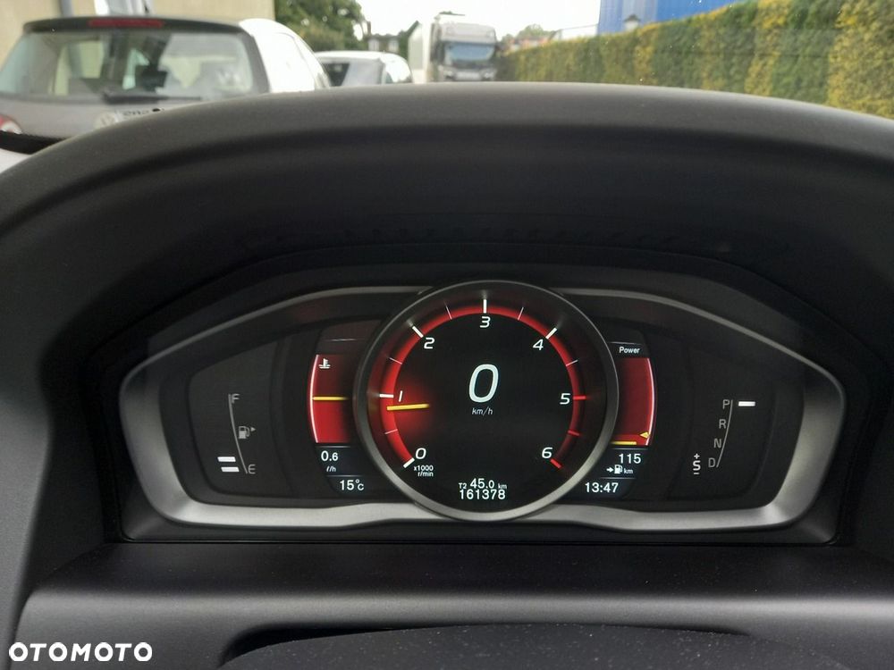 Volvo XC 60 D3 Drive-E Ocean Race - 35
