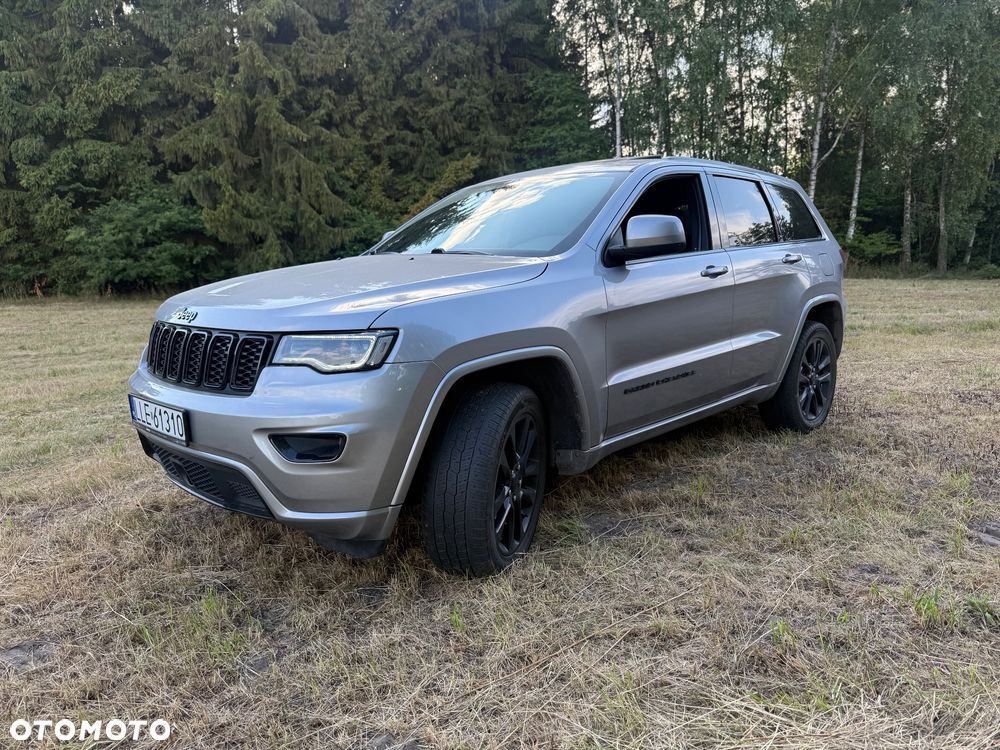 Jeep Grand Cherokee - 12