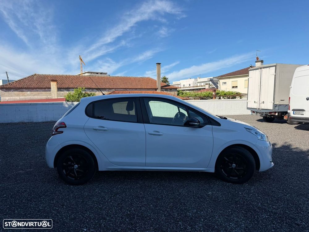 Peugeot 208 1.2 PureTech Active - 9
