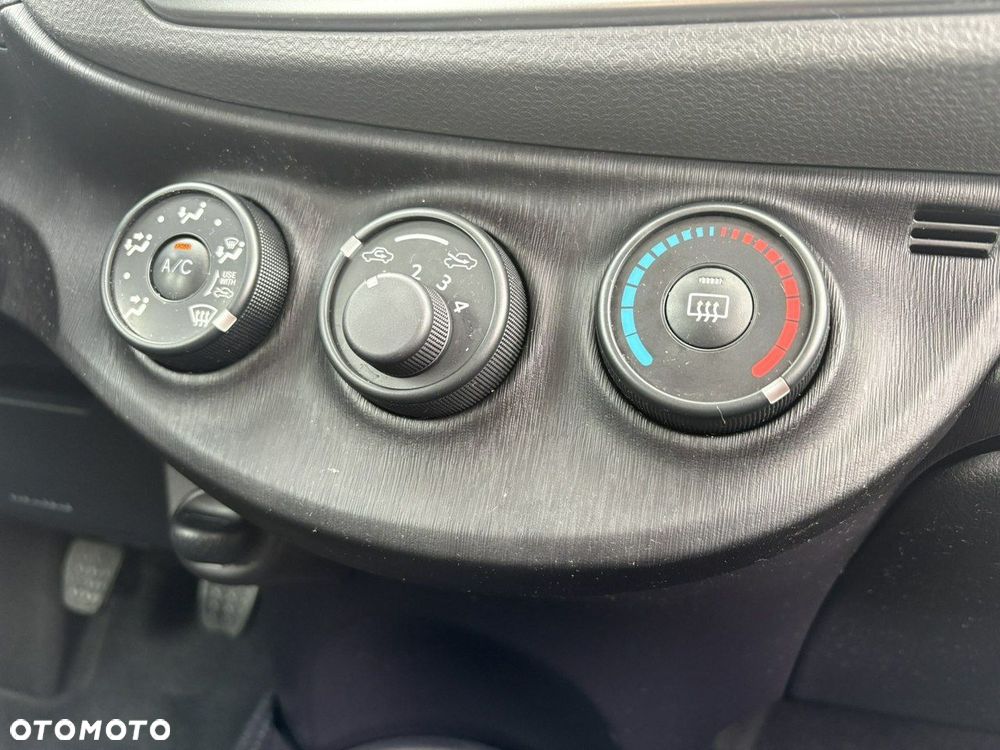 Toyota Yaris - 17