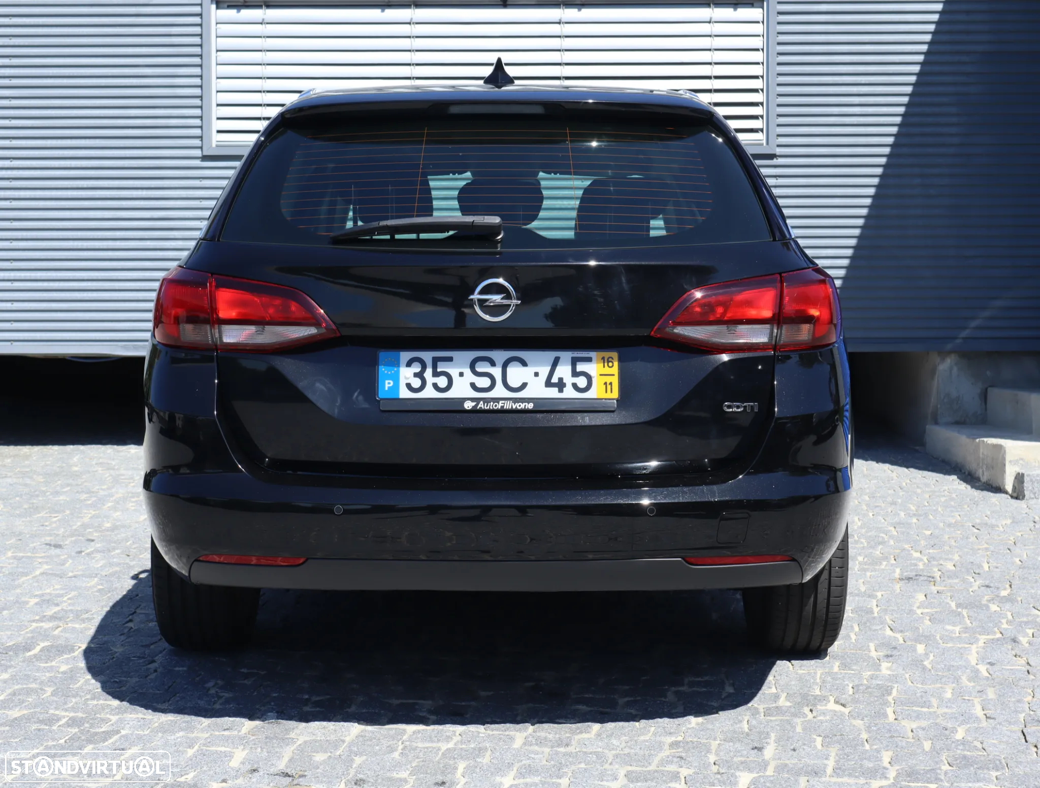 Opel Astra Sports Tourer - 11