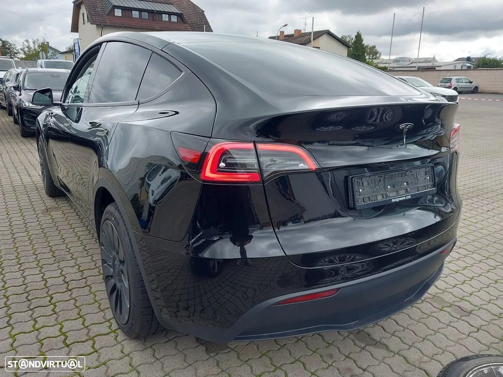 Tesla Model Y Long Range Dual Motor AWD - 4