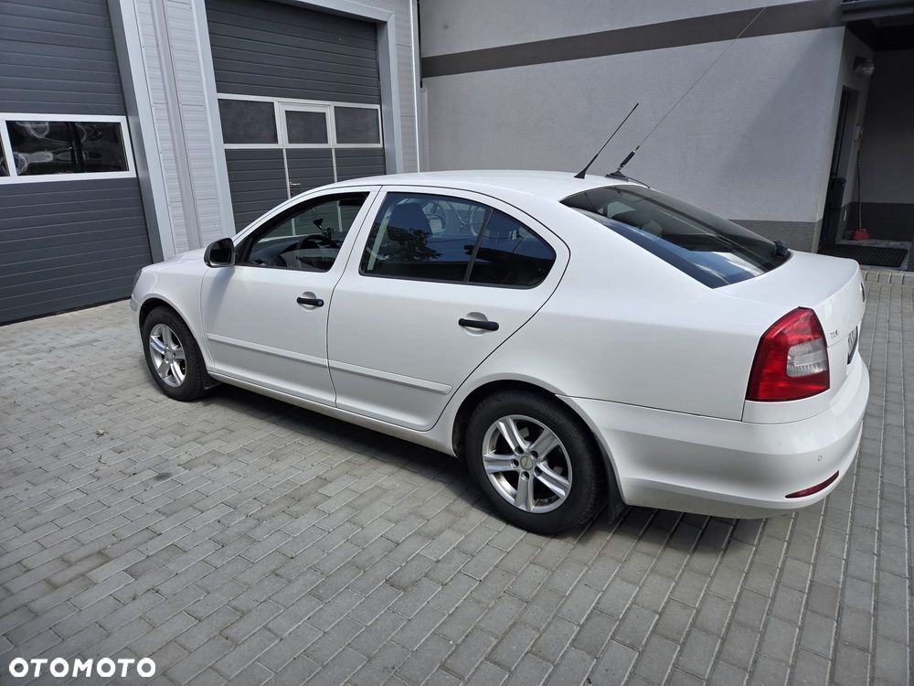 Skoda Octavia 1.6 TDI Ambiente - 3