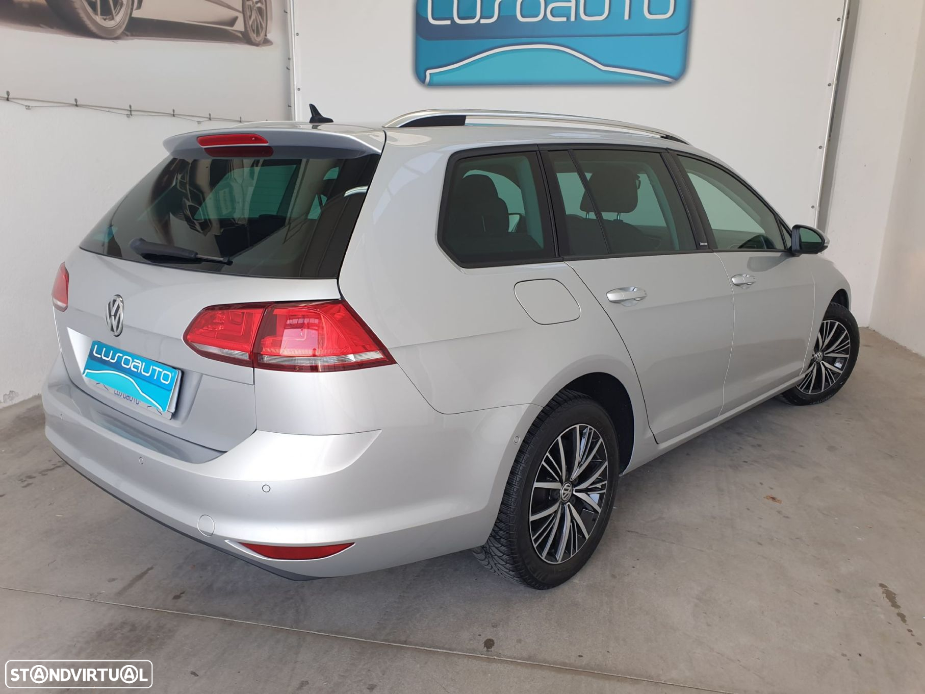 VW Golf Variant 1.6 TDi BlueMotion Allstar - 11