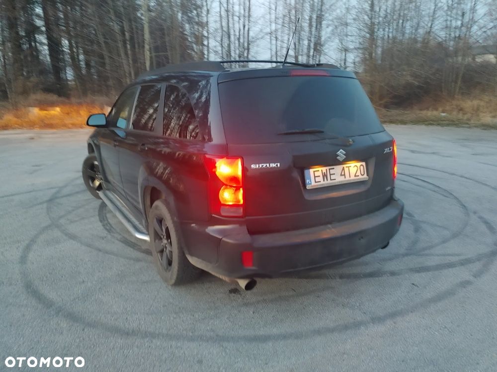 Suzuki XL7 - 19