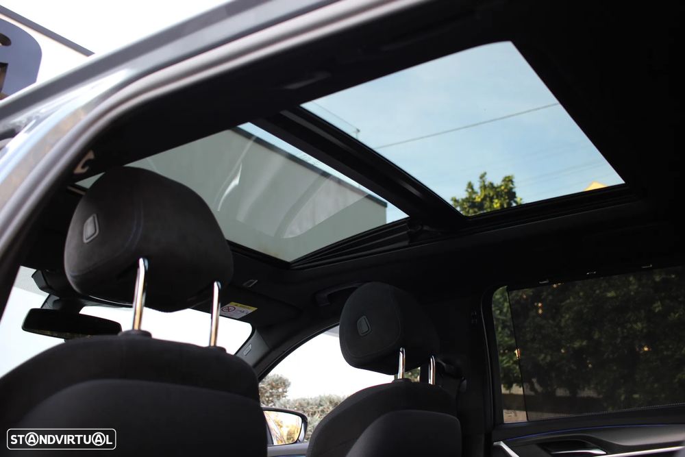 BMW 520 d Pack Desportivo M Auto - 33