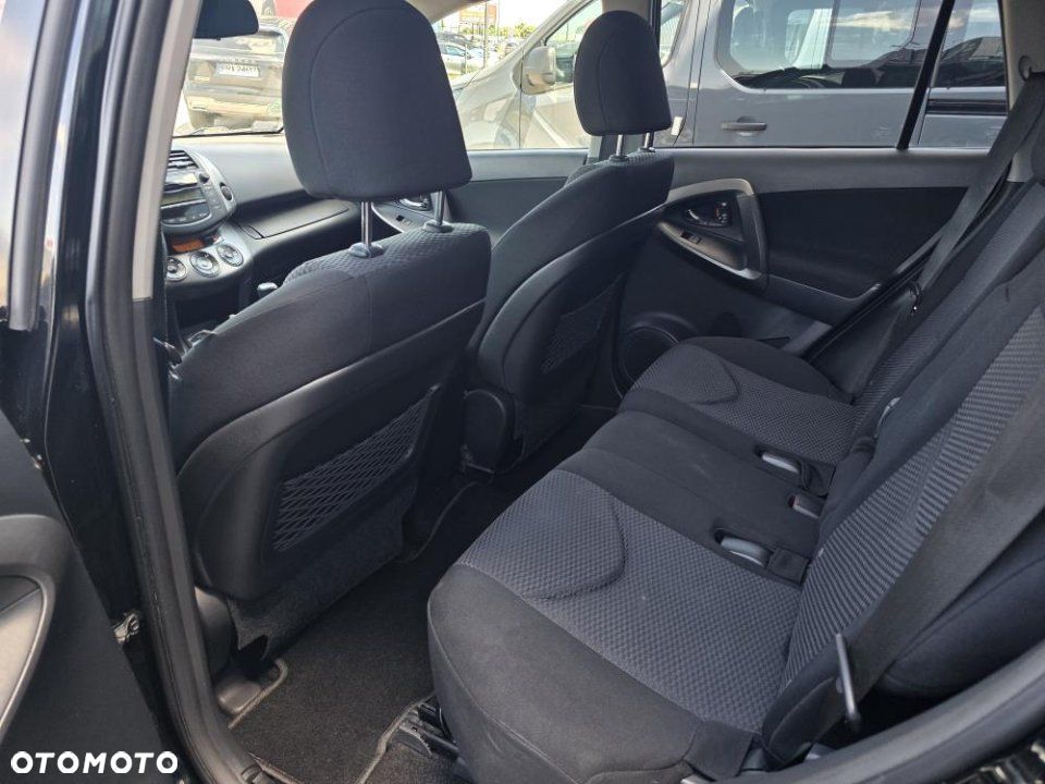 Toyota RAV4 - 10