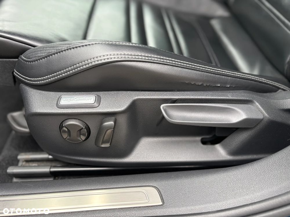 Volkswagen Passat 2.0 TSI Elegance DSG - 24