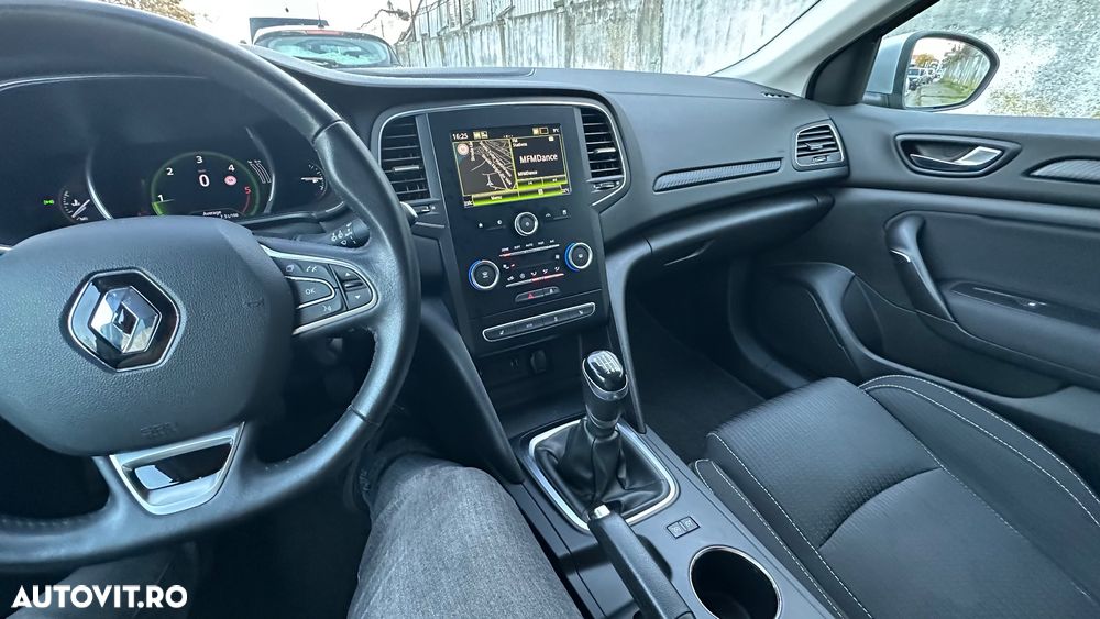 Renault Megane BLUE dCi 115 BUSINESS EDITION - 14