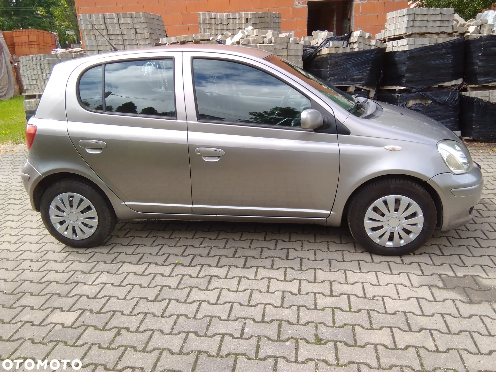 Toyota Yaris 1.0 Sol - 3