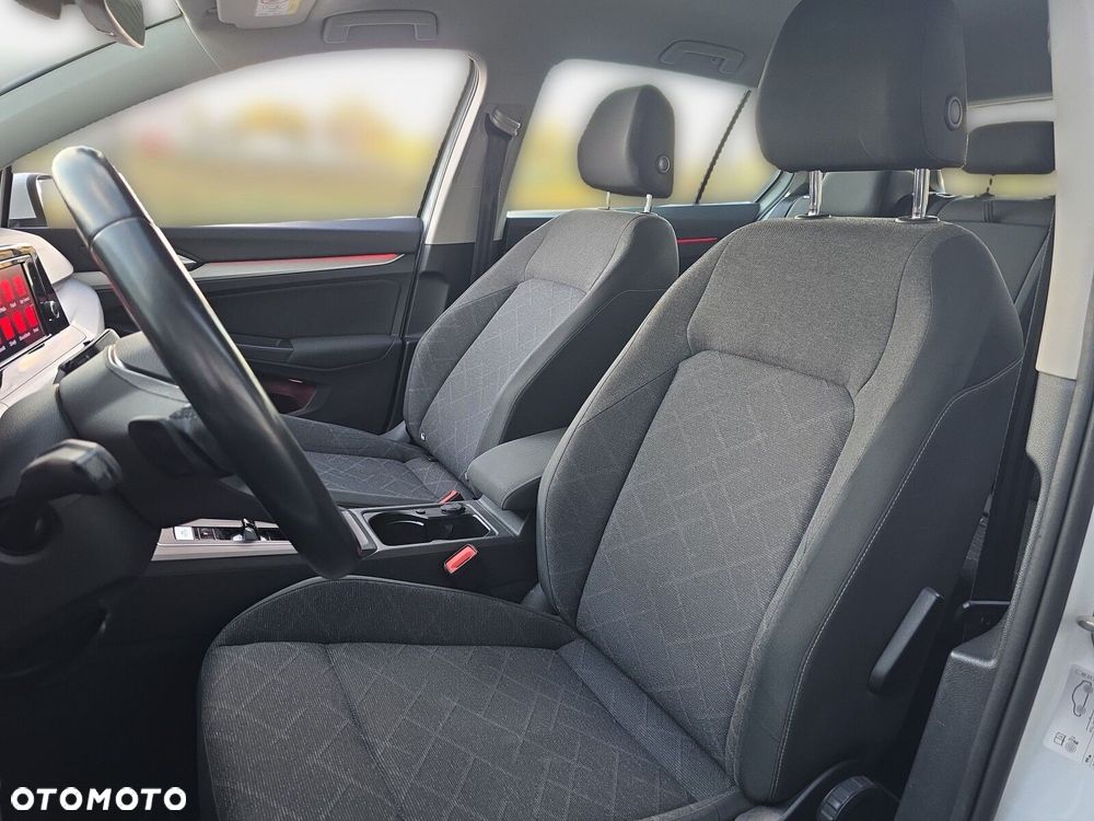 Volkswagen Golf 1.0 eTSI Life DSG - 10
