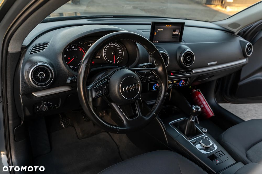 Audi A3 Sportback 1.6 TDI design - 31