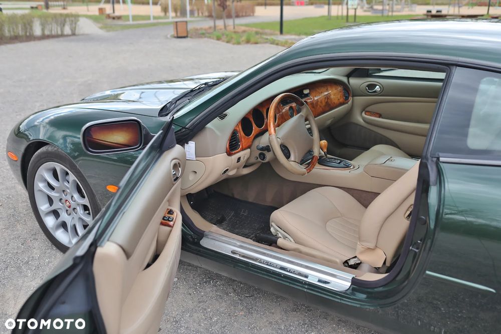 Jaguar XK XKR Coupe - 5