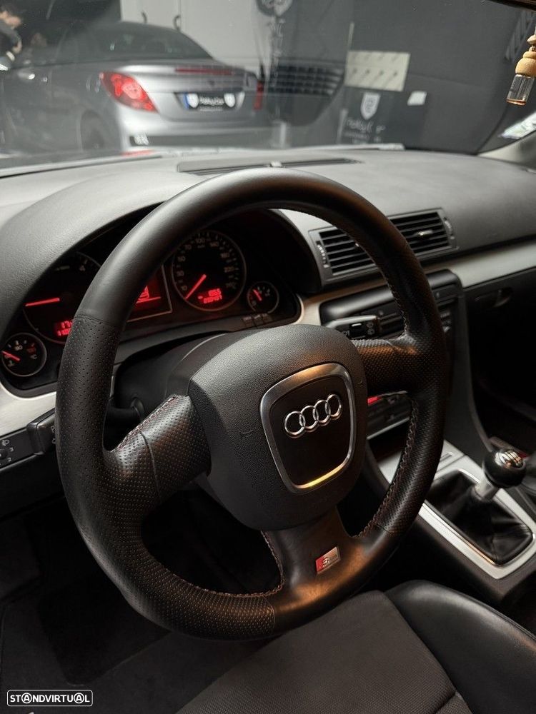 Audi A4 Avant 2.0 TDi S-line - 27