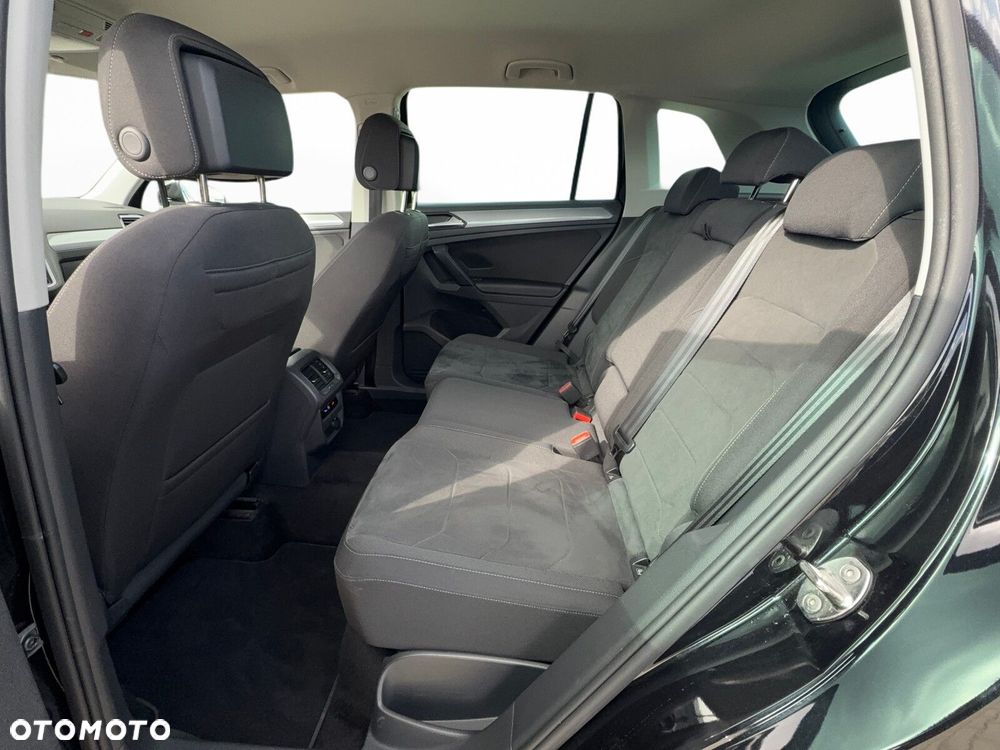 Volkswagen Tiguan - 36