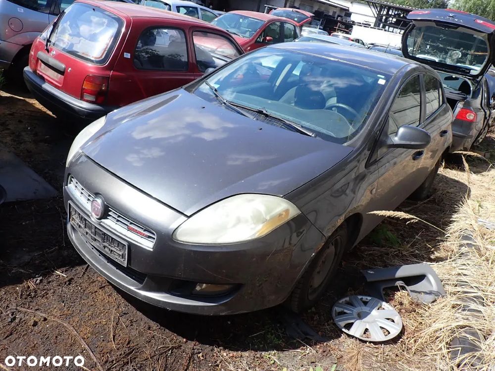 CZĘŚCI - Fiat Bravo II 1,9JTD M-JET 150KM 937A5000 6B 5D LAKIER 284/A 2007r. INDEX - 9405 - 1