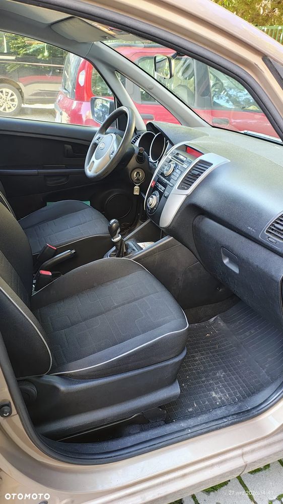 Kia Venga - 6