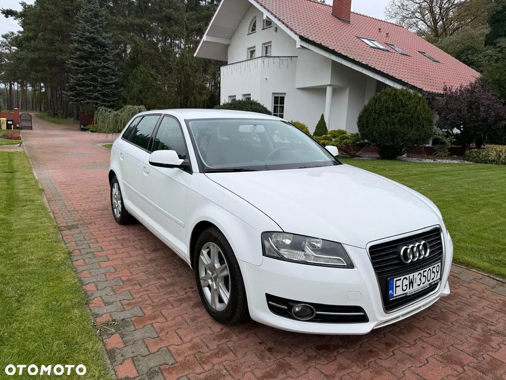 Audi A3 Sportback 1.6 TDI DPF Ambiente - 10