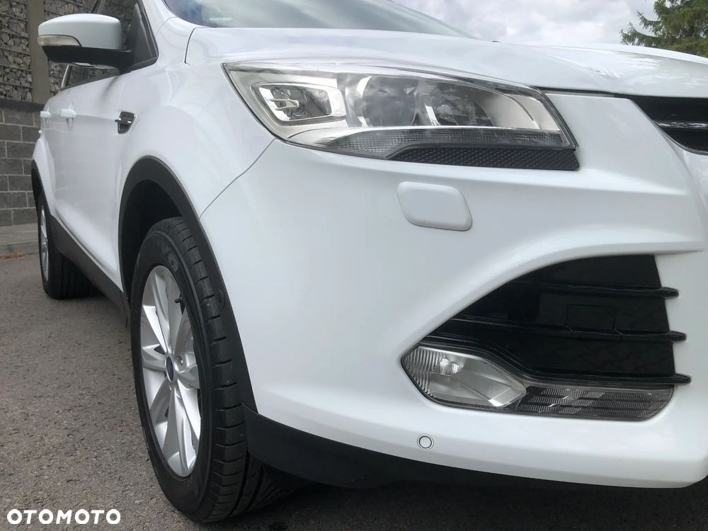 Ford Kuga 2.0 TDCi 2x4 Titanium - 10