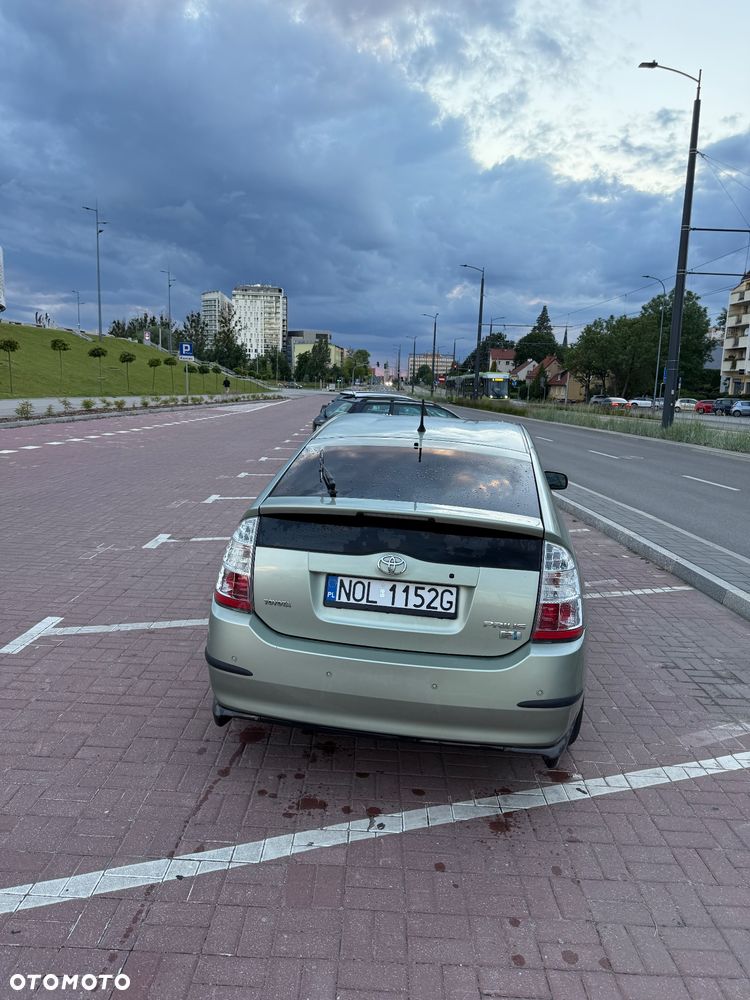 Toyota Prius 1.5 VVT-i Sol (nav) - 4