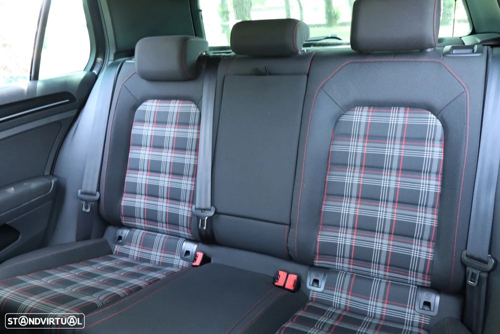 VW Golf 2.0 TSi GTi Performance - 20