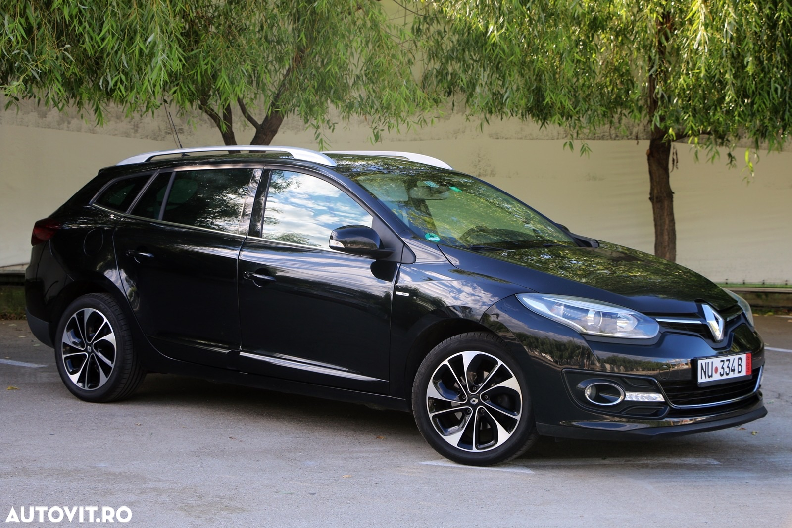 Renault Megane Grandtour ENERGY TCe 115 Start & Stop Bose Edition - 16
