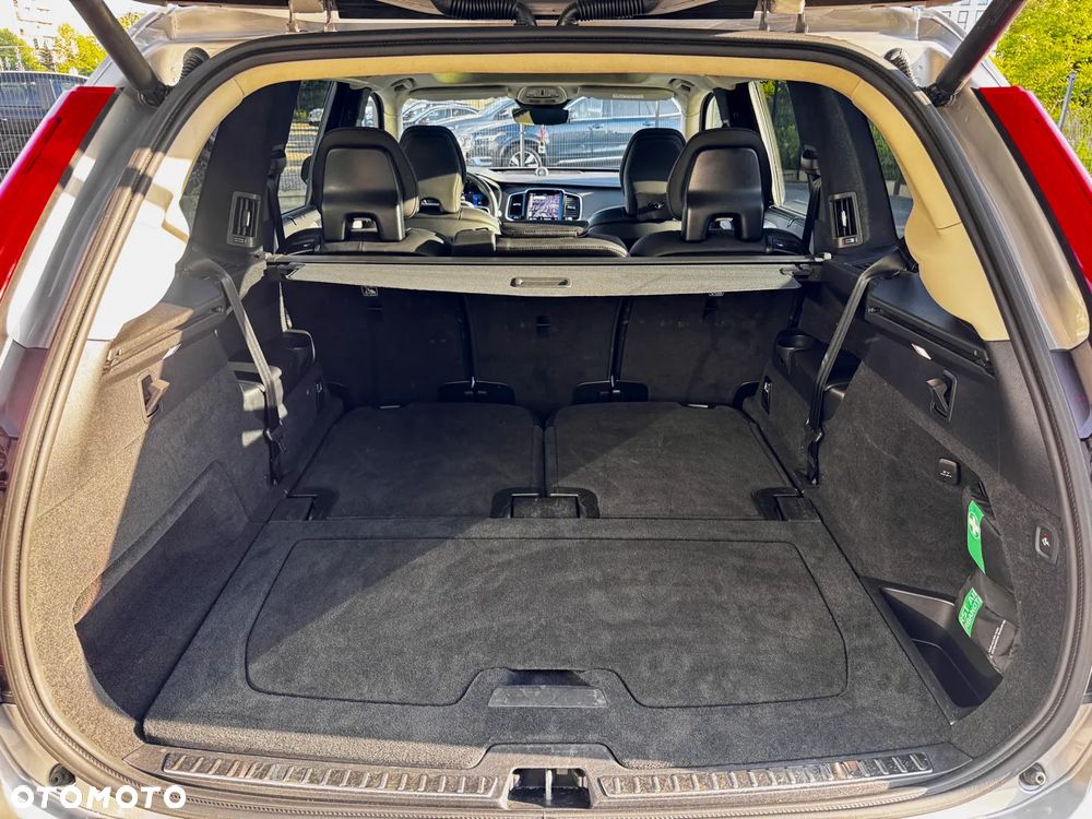 Volvo XC 90 T8 AWD Plug-In Hybrid Ultra Dark 7os - 27