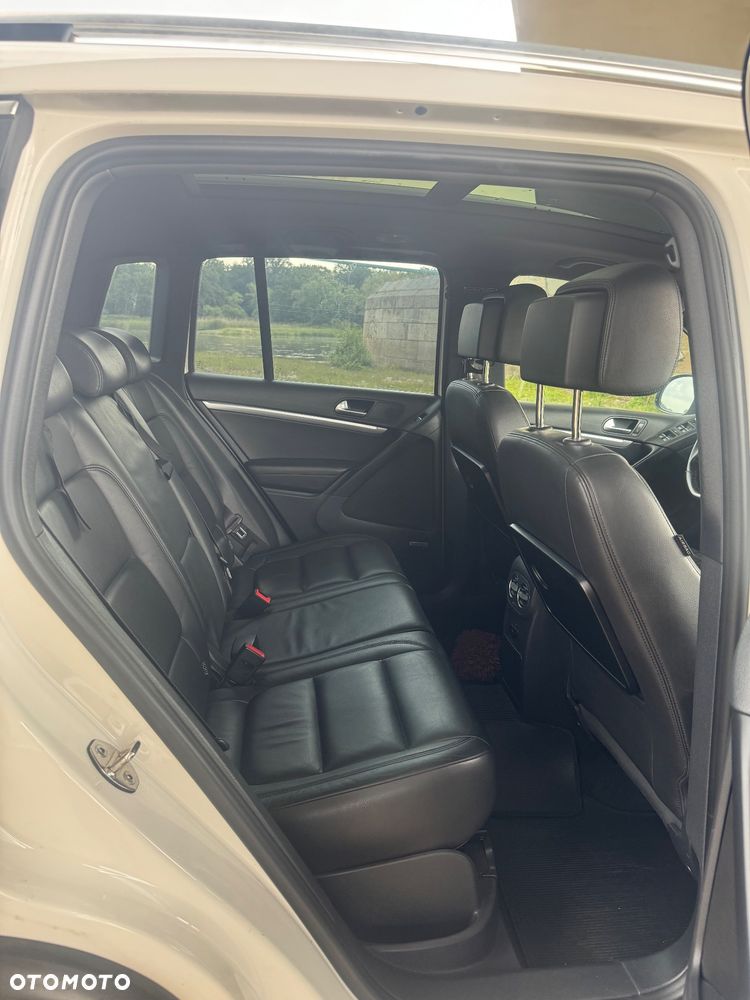 Volkswagen Tiguan 2.0 TDI 4Mot Perfectline R-Style DSG - 12