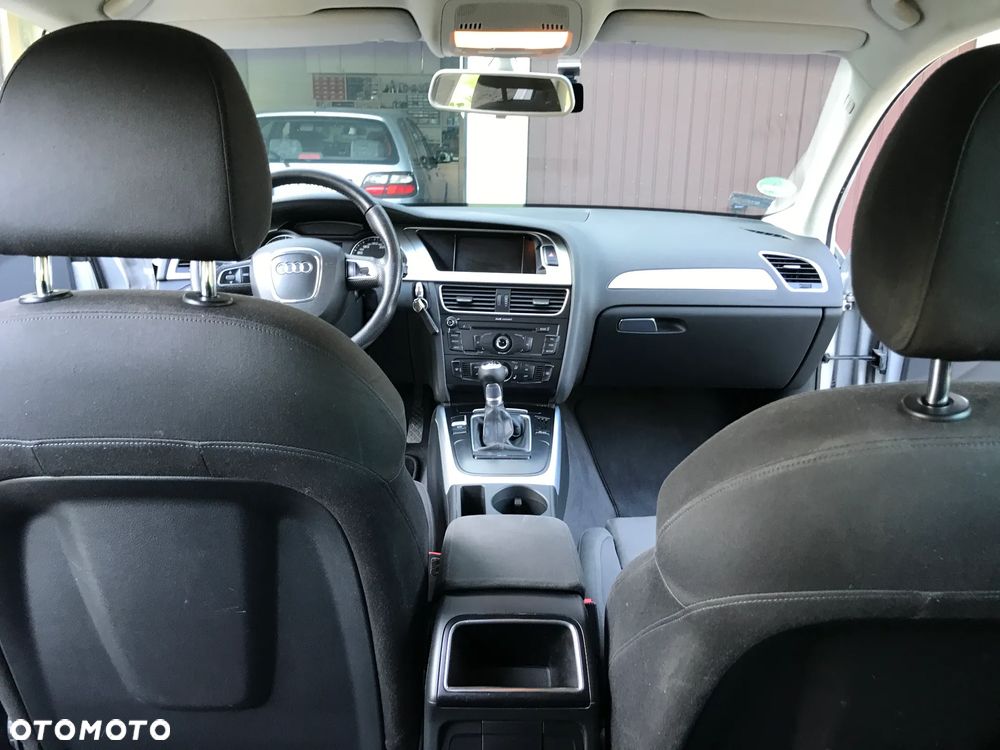 Audi A4 Avant 2.0 TDI DPF Ambiente - 32