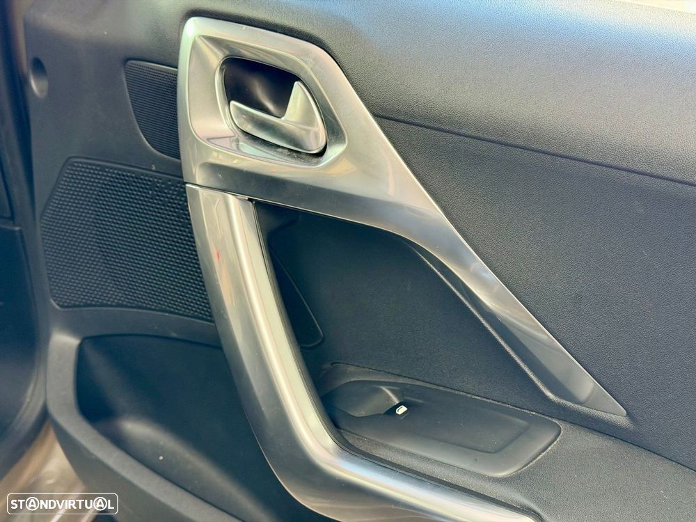 Peugeot 2008 1.2 PureTech Crossway - 20