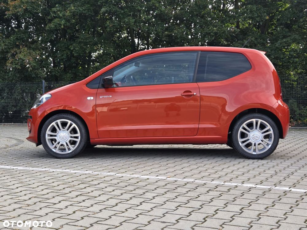 Volkswagen up! groove - 23