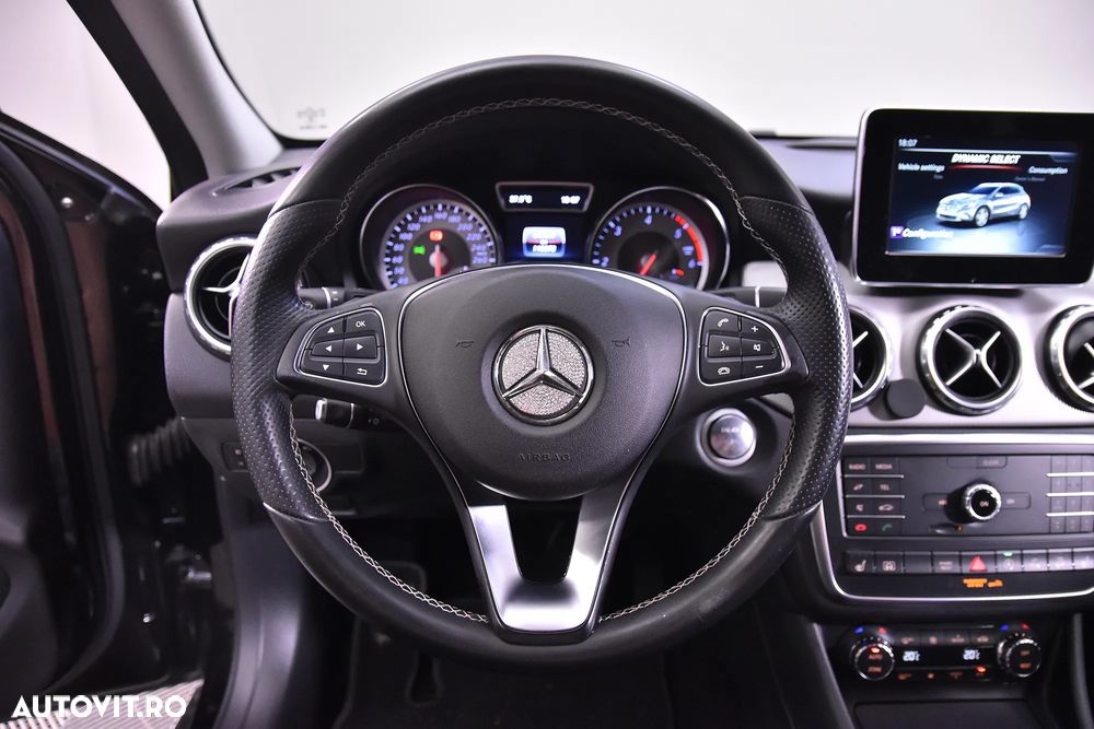 Mercedes-Benz GLA 200 d 4MATIC Aut. - 16