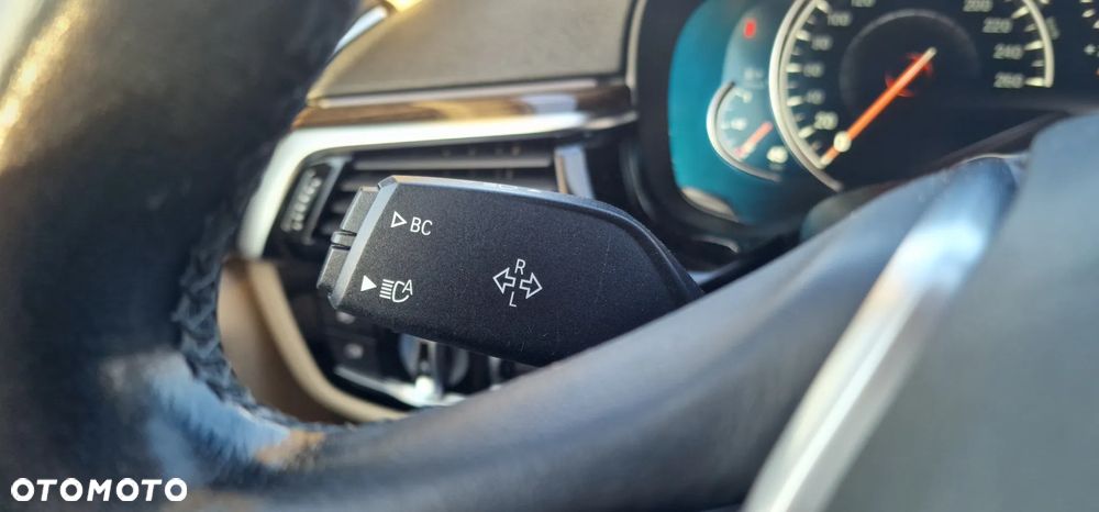 BMW Seria 5 530d xDrive Luxury Line - 17