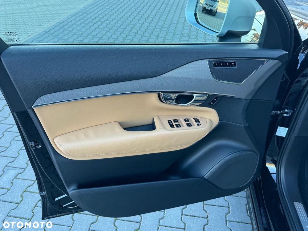 Volvo XC 90 D5 AWD Inscription 7os - 32